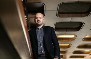 Jsme jen kusy masa na špejli, říká o lidstvu expert na umělou inteligenci
