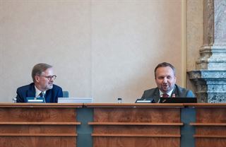 Hosana, vláda zvedne minimální mzdu. Spíš by ale měla překopat celý systém