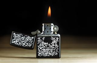 Našli jste ho pod stromečkem? Příběh zapalovače Zippo, jak ho (možná) neznáte