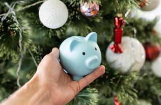 Peníze pod stromečkem? Rychle s nimi pryč! Poradíme, kam je investovat