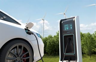 Dotace na elektromobily startují. Jak získat až tři sta tisíc od státu?