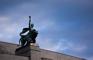 Na výrazně levnější úvěry zapomeňte, ČNB zůstává obezřetná