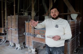 Mouka, která přežila i komunisty. Oudoleňský mlýn dodnes sází na staré stroje