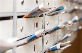 Za reklamní letáky se bude platit. Zničí to seniory a tiskárny?