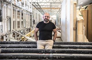 Třem prasátkům nevěřte. Budoucnost stavebnictví je ve dřevě, tvrdí stavař