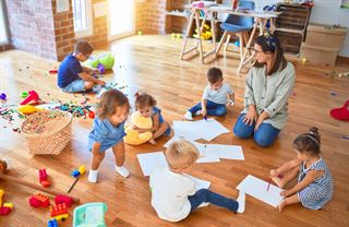 Je lepší klasické, nebo alternativní vzdělávání? Co ukazují data