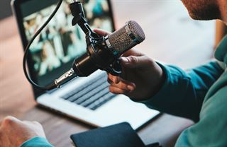 Byrokratická úderka nezahálí. Proč si na youtubery vzpomněla zrovna teď?