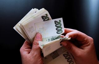 Firmy jsou stále štědřejší. Třináctý plat dává zaměstnancům přes 40 procent podniků