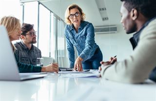 Brusel do Česka doručí genderovou revoluci. Bude dalším hřebíčkem do rakve byznysu?