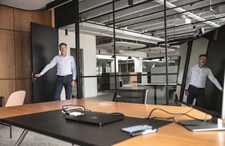 OBRAZEM: Můj office, můj hrad. Kde úřadují úspěšní čeští podnikatelé?