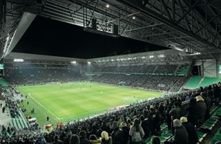 Přelomový krok pro moderní stadiony - nové osvětlení, které fanoušky více zapojí do dění na ploše