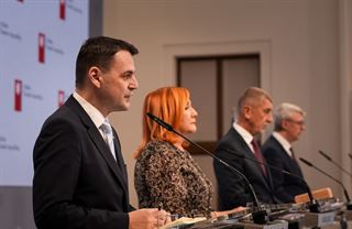 Levnější energie, méně byrokracie a rychlejší výstavba. Vláda schválila programové prohlášení