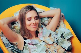 Devět tipů, jak mít letos víc peněz. Ten poslední by měl dodržet úplně každý