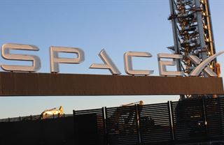 SpaceX: Obří past na drobné investory?