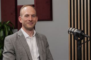 Cash je v krizi žádanější, říká CEO Rogeru. Česko má podle něj obrovskou příležitost