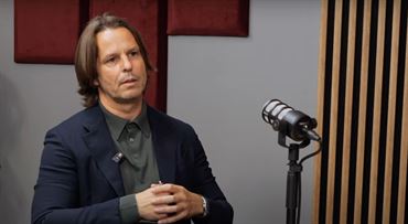 Úroky padají, Češi hledají alternativu. Investika boduje s realitním fondem