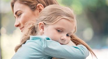 Stát nově uhradí pojištění jen za pečující o děti do sedmi let