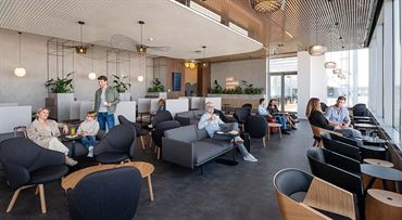 Neomezené vstupy do salonků na letištích skončí. Mastercard mění benefit