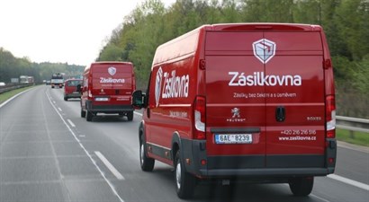 Pošta má novou konkurenci. Balík přes Zásilkovnu už pošle kdokoliv