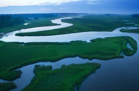 Tři evropské krize a 25 amatérských pyrotechniků III: Co je hlavní proud?