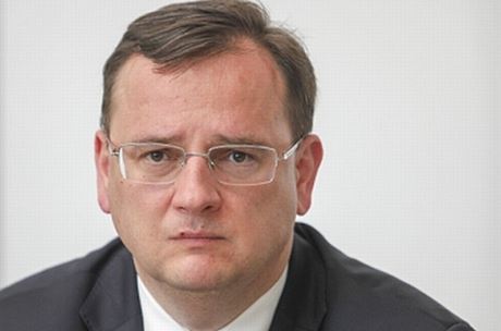 Drábkovo úřadování, Kalouskův rozpočet: Co se dělo, zatímco Nečas spal