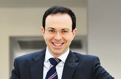 Šéf Mastercard: Banky by lidem měly připomenout, že za kvalitní služby se platí