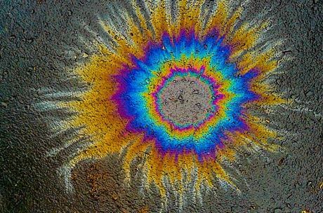 Deset odstínů ropy