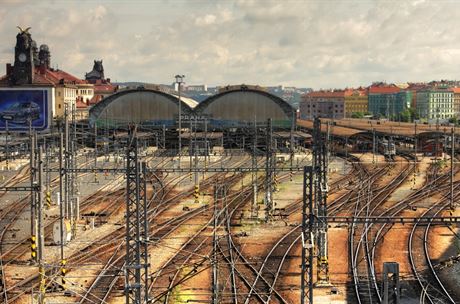 Nerušit! Vláda maká, vylepšuje slevy na jízdné