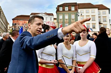 Pamflet proti politickým neziskovkám je učebnice stereotypů