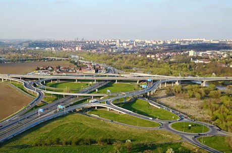 Pražský okruh, vrchol autosocialismu. Silnice kolem měst vůbec nic neřeší