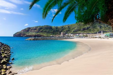 Moneta blokuje Binance, Apple NFT a Madeira chce Bitcoin Beach. Týden v kryptu #4