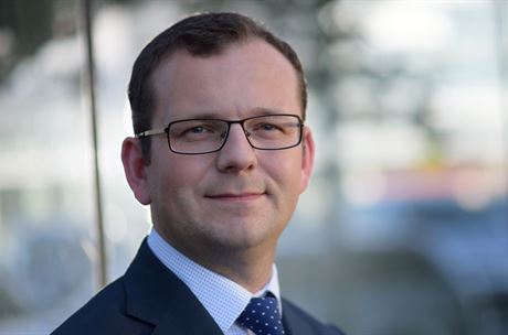 Vyházejme už psací stroje, stát se musí pohnout, říká šéf pojišťovny Simplea