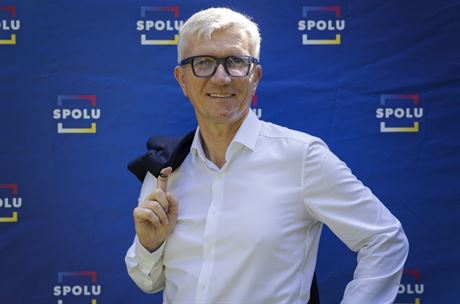 Podnikání na druhou. Hospodářská komora vymyslela, jak vydělat na neschopnosti státu