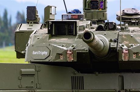 Miliardy na mušce. Brusel mění financování obranného průmyslu