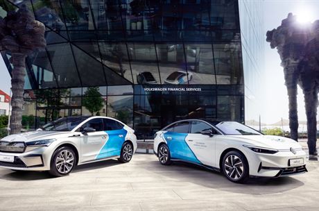 Vlastní, nebo na operák. Přístup Čechů k autům se mění