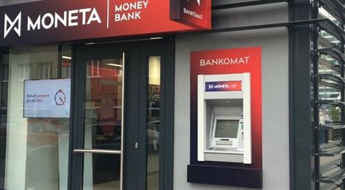 Moneta se spojí s Air Bank. Třetí pokus už prošel