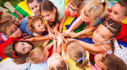 Řekněte si o peníze na dětský tábor či kroužek. Přehled bonusů