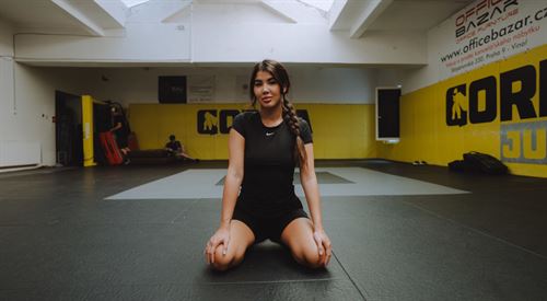 Spoření pro dítě počká. Co ještě řekl finanční poradce Lady Dee