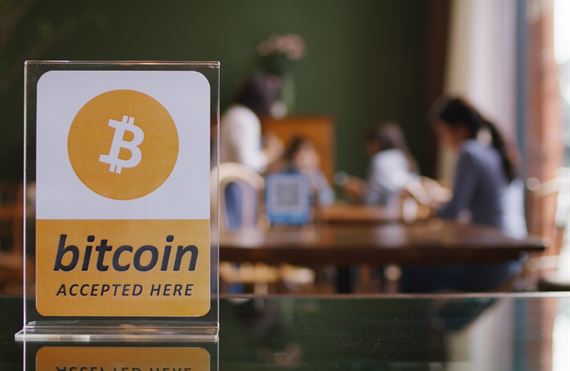 Jednoduše a bez poplatků. Jak (a proč) v obchodě přijímat platby bitcoinem?