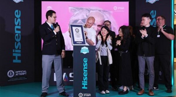 Společnost Hisense získala titul GUINNESS WORLD RECORDS™ za největší "zírací souboj" s 296 účastníky 