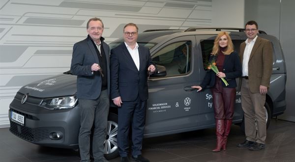Volkswagen Caddy bude pomáhat seniorům
