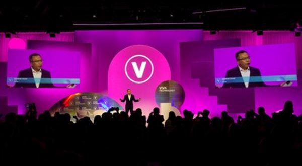  Značka HONOR na veletrhu VivaTech 2024 představuje svou čtyřvrstvou architekturu umělé inteligence a ve spolupráci se službou Google Cloud usiluje o nabídnutí dalších zážitků podporovaných umělou inteligencí