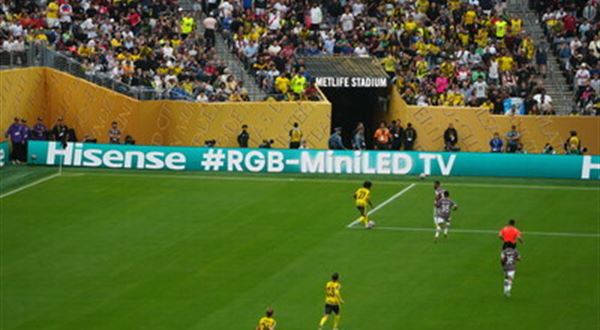 Společnost Hisense představuje stošestnáctipalcový televizor UX s RGB-MiniLED s úchvatnou přesností barev
