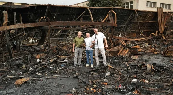 Požár v Nehvizdech firmu COMPASS CZ nezastavil. Provoz brzy obnoví.