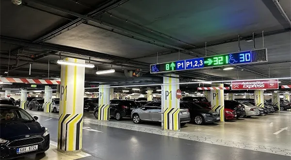 Pro vánoční nákupy lze pohodlně zaparkovat v Palladiu