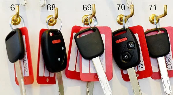 Kolik stojí auto, které si nekoupíte. Autopůjčovny po česku