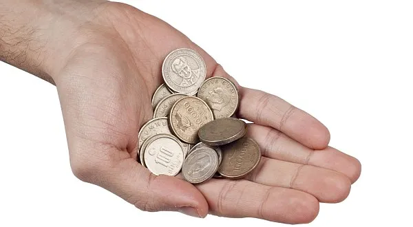 Část výplaty bokem na ruku. Proč se černé peníze nevyplatí