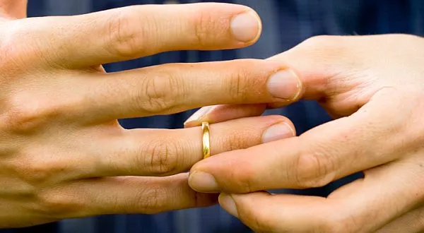 Příští stanice rozvod. Kolik stojí jízdenka na svobodu?