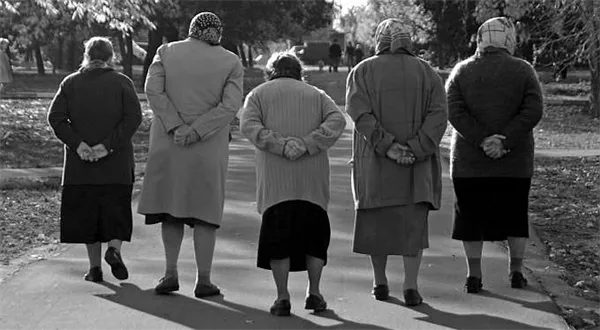 Nový trik na předváděcích akcích. Varujte babičku!