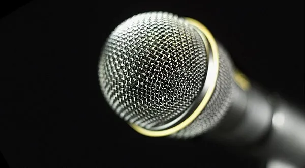 Očima expertů: Prodat Českou poštu?